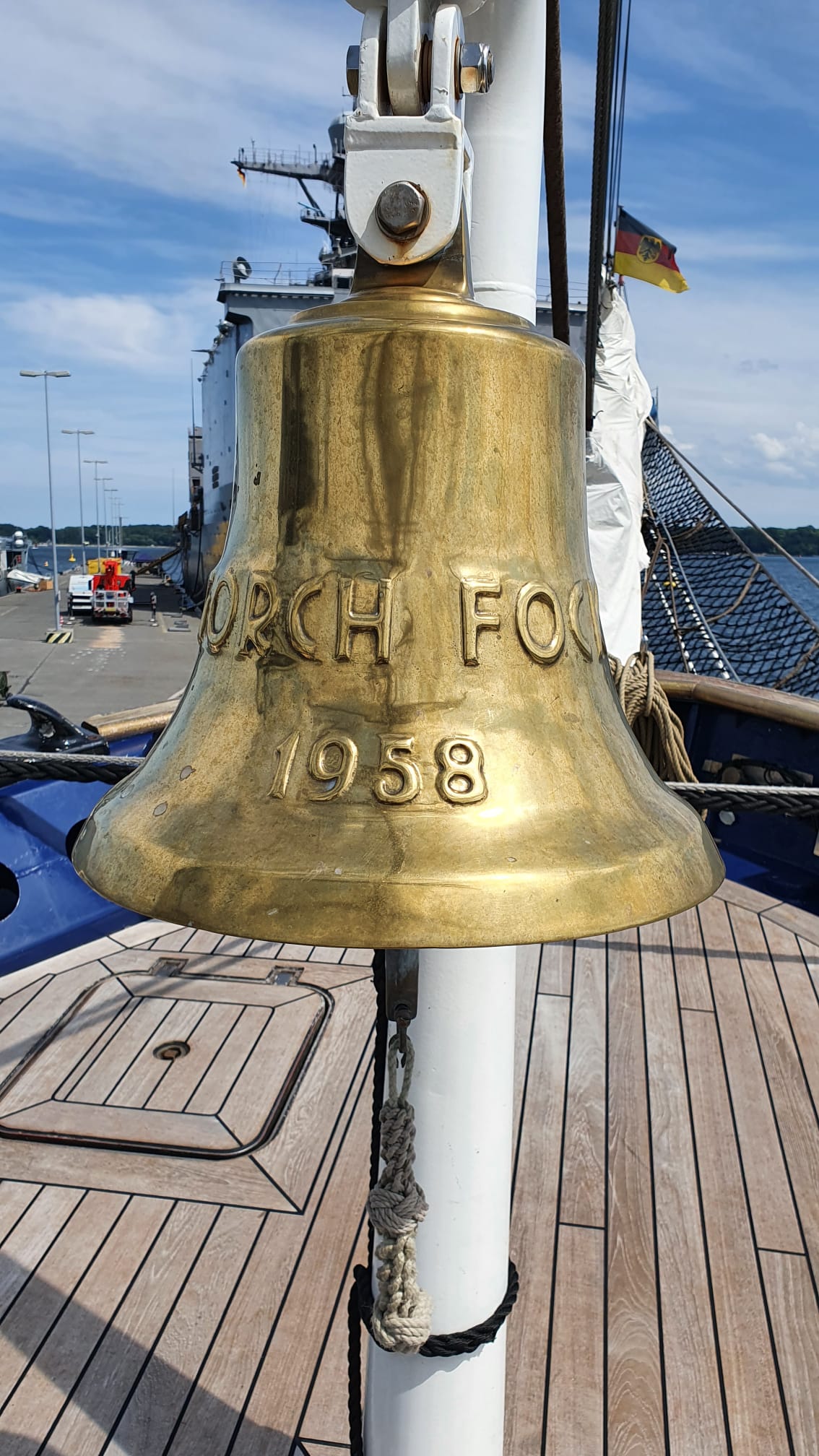Schiffsglocke.jpg