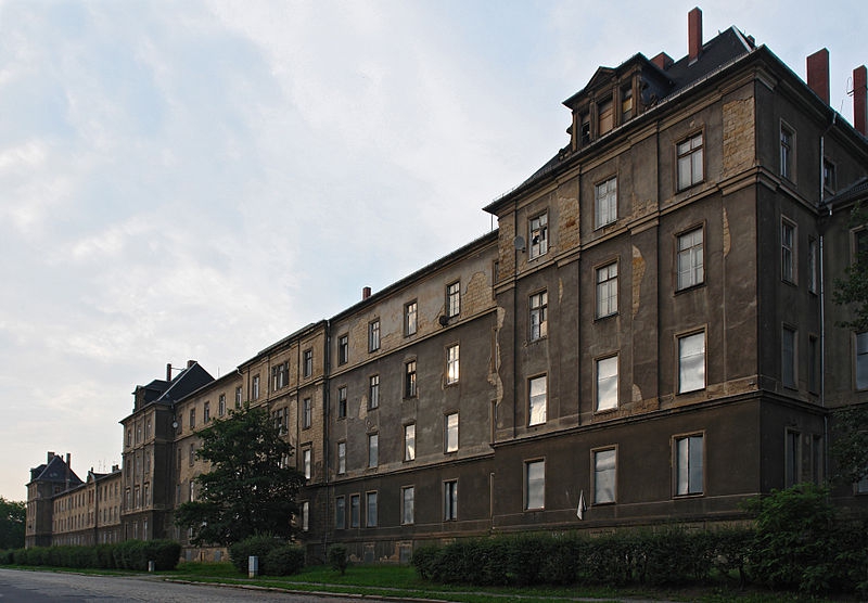 800px-Dresden-Fabrice-Kaserne[1]