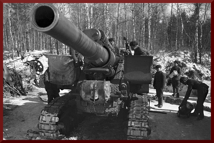 RIAN archive 67349 Red Army soldiers firing at the enemy