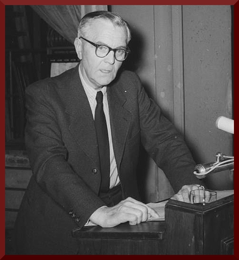 Bundesarchiv Bild 183-25343-0001, Berlin, Pressekonferenz, Friedrich Paulus