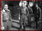 Werner Mölders zusammen mit Oblt. Georg Claus auf Feldflugplatz
