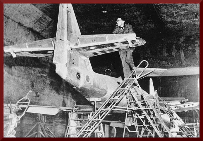 Flugzeugproduktion Unterirdisch