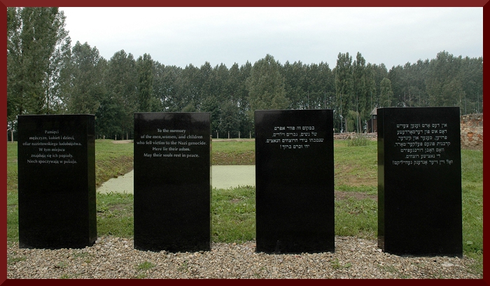 Auschwitz-Gedenksteine