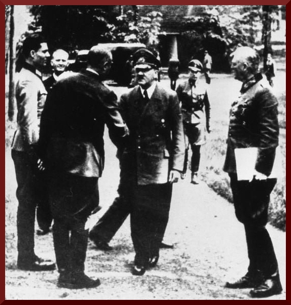 Bundesarchiv Bild 146-1984-079-02, Führerhauptquartier, Stauffenberg, Hitler, Keitel