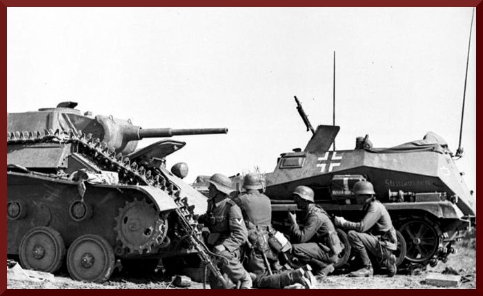 Bundesarchiv Bild 101I-218-0503-19, Russland-Süd, zerstörter russischer Panzer