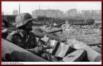 Bundesarchiv Bild 116-168-618, Russland, Kampf um Stalingrad, Soldat mit MPi
