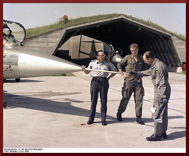 Bundesarchiv B 145 Bild-F027404-0004, Flugzeug F-104 Starfighter, JG 74