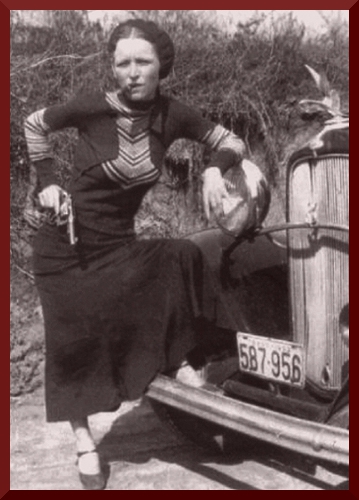 BonnieParkerCigar1933