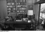 Bundesarchiv B 145 Bild-F048807-0002, Bonn, Neubau Kanzleramt, Arbeitszimmer Schmidt