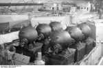 1939 Bundesarchiv Bild 101II-MW-6307-32%2C Minen auf S-Booten im Bunker-
