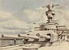 Bild 171 Vorderer 28cm Turm des Panzerschiffs Deutschland