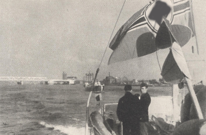 Reichskriegsflagge in holländischen Gewässern Forenbildarchiv