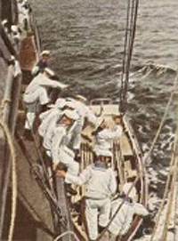 Bild 196 Boot wird zu Wasser gefiert