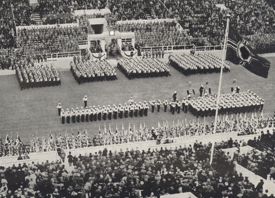 Parade zum Geburtstag des Führers Forenbildarchiv