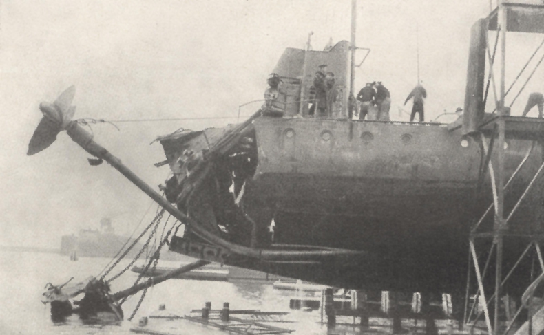 Minentreffer auf T-Boot S-31 Forenbildarchiv