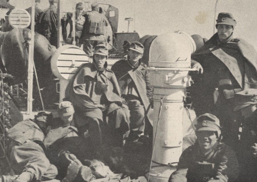 Gebirgsjäger bei der Überfahrt forenbildarchiv