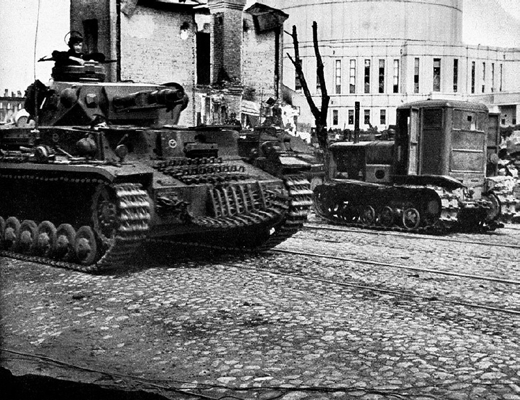 122a Panzer rücken ein