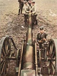 Bild 81 10cm Kanone wird gereinigt