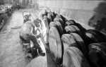 Bundesarchiv Bild 101I-635-3965-28%2C Panzerfabrik in Deutschland