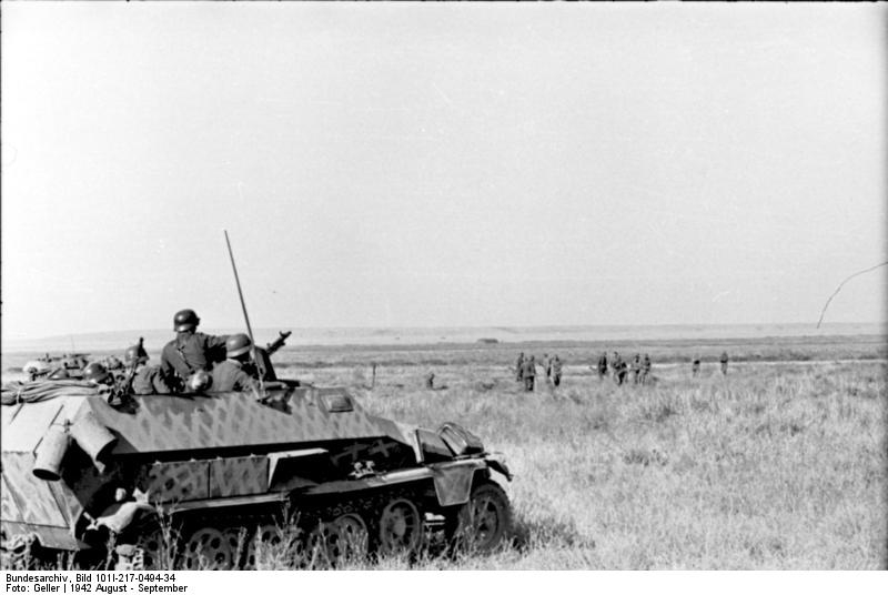 Bundesarchiv Bild 101I-217-0494-34, Russland-Süd, Schützenpanzer[1]