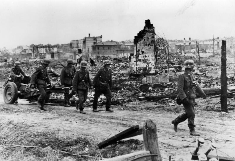 Bundesarchiv Bild 183-B22222, Russland, Kampf um Stalingrad, Infanterie[1]