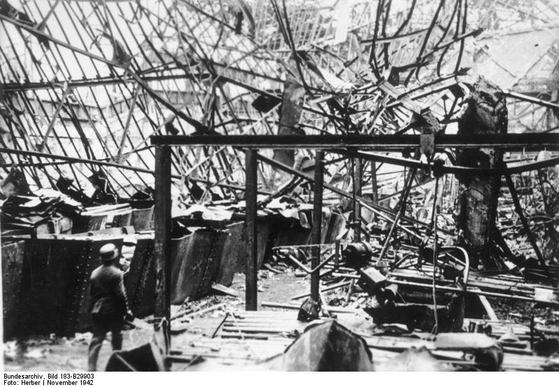 Bundesarchiv Bild 183-B29903, Stalingrad, zerstörte Werkhallen[1]