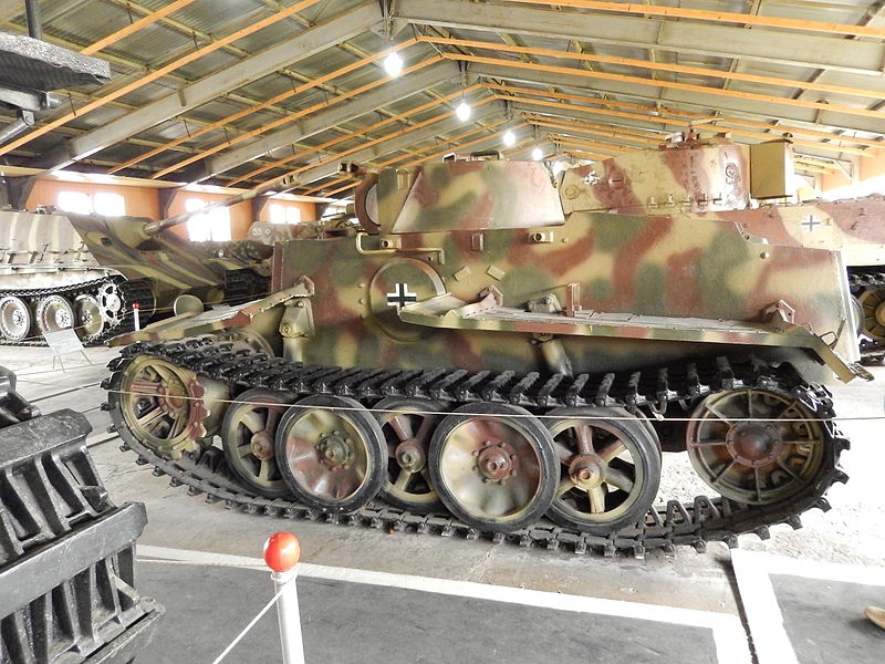 800px-Pz.KpfW.I Ausf.F в музее в Кубинке 02[1]
