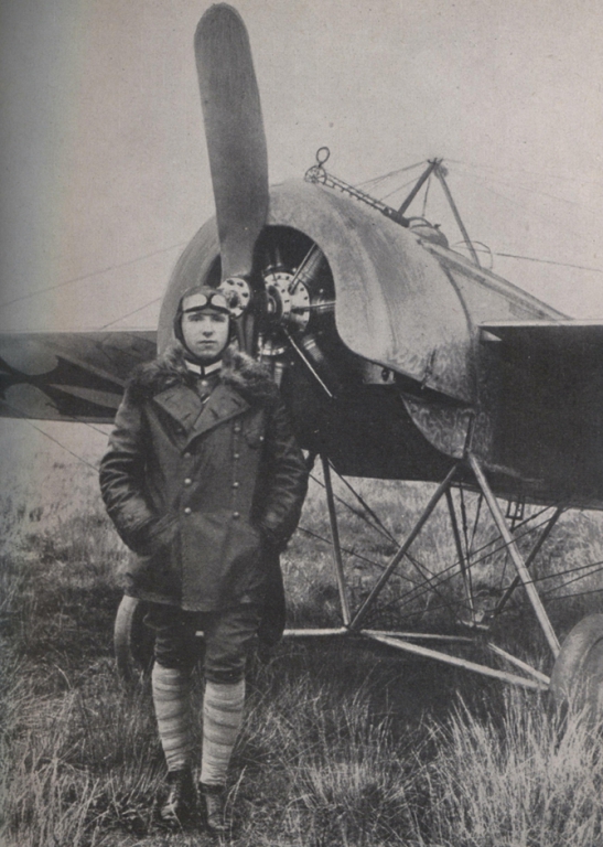 Max Immelmann vor einer Fokker E  Forenbildarchiv
