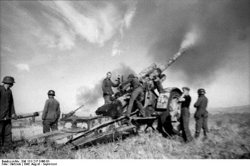 15cm sFH 18 im Feuerkampf