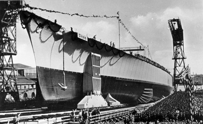 Bundesarchiv DVM 10 Bild-23-63-40, Schlachtschiff  Tirpitz , Stapellauf