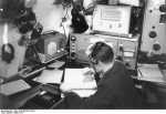 Bundesarchiv Bild 101II-MW-4222-02A, 'Enigma' auf U-Boot U-124