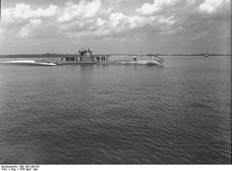 Bundesarchiv Bild 200-Ub0103, U-45 auf Meilenfahrt