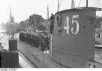 Bundesarchiv Bild 200-Ub0111, Kiel, Indienststellung U-45