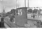 Bundesarchiv Bild 200-Ub0116, Kiel, Indienststellung U-45
