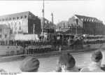 Bundesarchiv Bild 101II-MW-3983-23, Lorient, Einlaufen von U-123[1]
