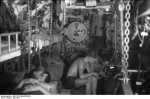 Bundesarchiv Bild 101II-MW-4300-08, U-107 in See, Bugraum[1]