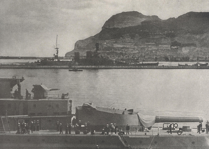 Gibraltar mit brit Schlachtschiffen Forenbildarchiv
