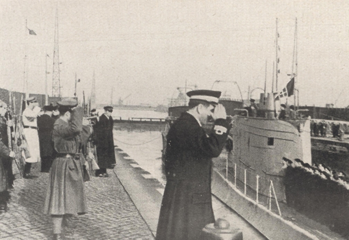 ital-U-Boot läuft mit Siegeswimpeln ein Forenbildarchiv