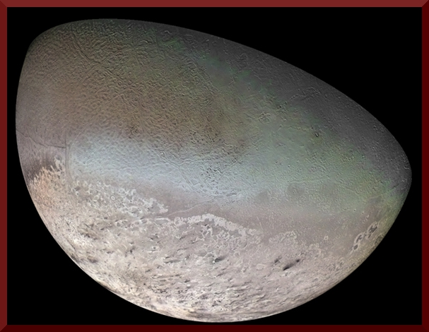 Triton moon mosaic Voyager 2 (large)