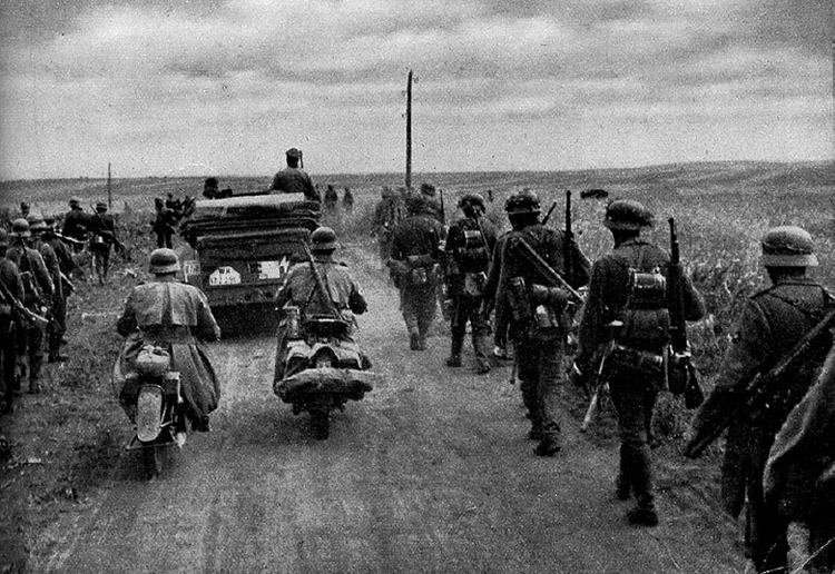 40b Rumänen auf dem Vormarsch