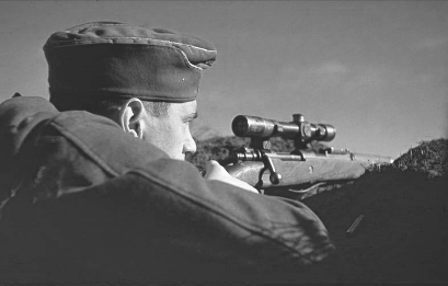 Bundesarchiv Bild 169-0526, Russland, Scharfschütze in Stellung