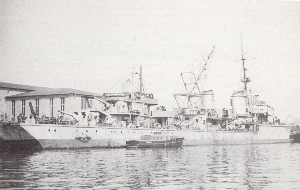 1024px-Z 29-ZerstoererTyp36A-USN Photo from 1945