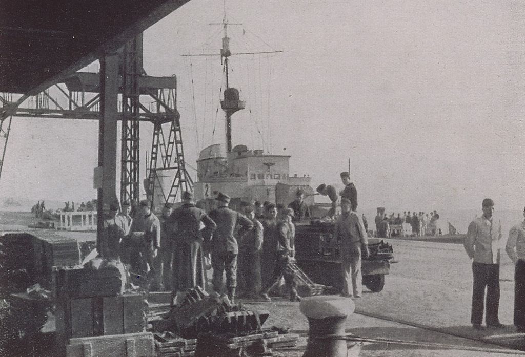 Zerstörer an der Columbuskaje (1940)