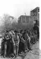 Bundesarchiv Bild 183-R74808, Hamburg, Sitzstreik bei Blohm und Voss