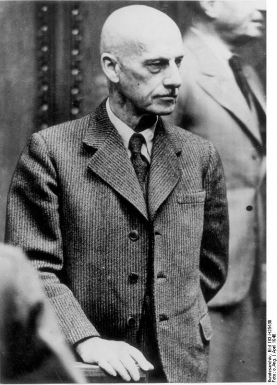 Bundesarchiv Bild 183-H25438, von Leeb vor dem Nürnberger Gerichtshof